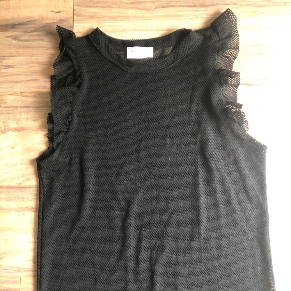 Women’s mesh top